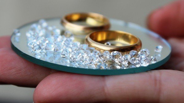 Divorces-remaries Divorces-remaries